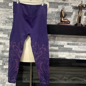 FABLETICS High Rise Purple Pink Swirl Knit Seamless Fitness Leggings Sz L